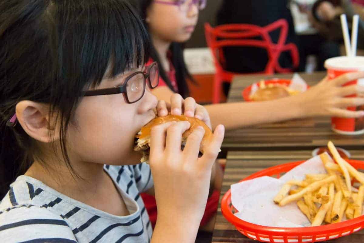 6 najgorszych pokarmów dla dziecka