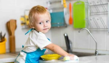 Jak chemiczne środki czystości zmieniają florę jelitową dzieci
